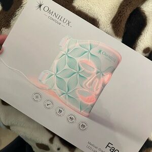 Omnilux Contour LED Face Mask - White and Green